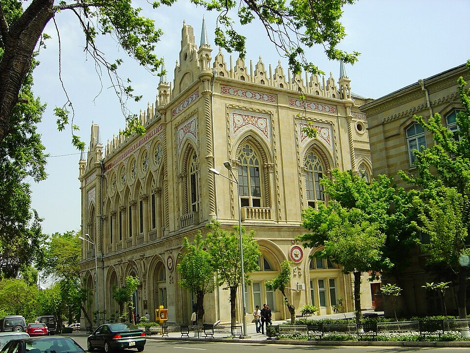 Fayl:İsmailiyye palace 2006.jpg