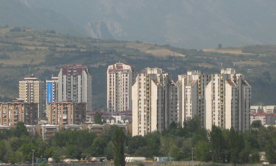 Fayl:Towers Karpos4 Skopje.jpg