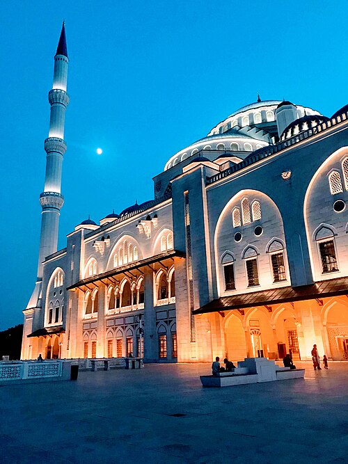 Fayl:Çamlıca Camii.jpg