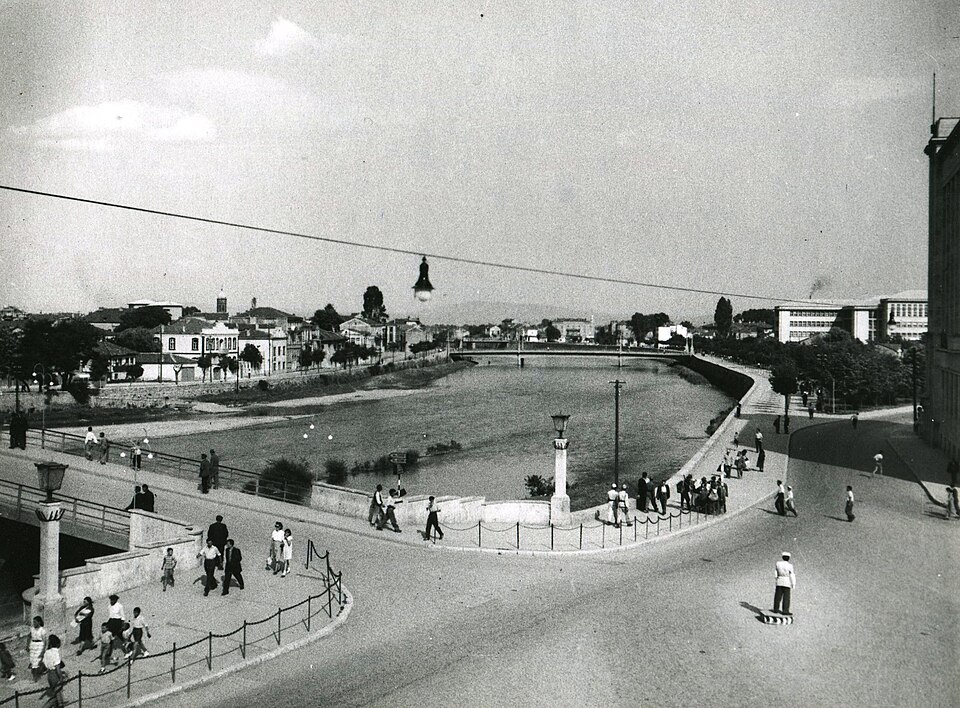 Fayl:Del od Skopje, 1950ti.jpg