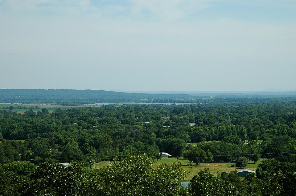 Fayl:Dyer, Arkansas view from mountain.jpg