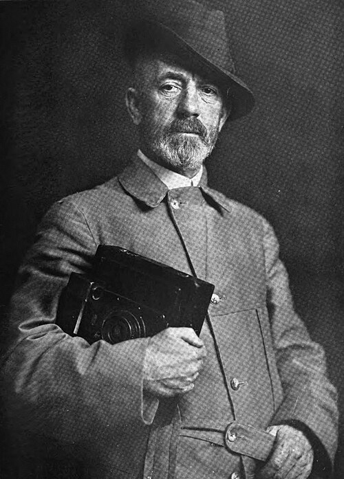 Fayl:Picture of James H. Hare.jpg