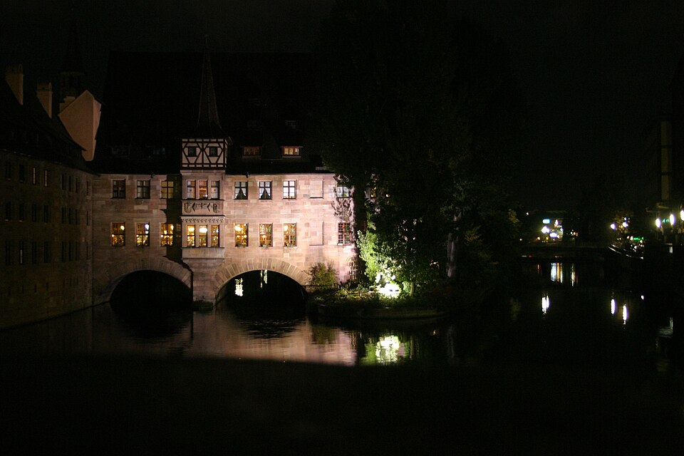 Fayl:Nuernberg-Heiliggeistspital-08-nachts-2005-gje.jpg