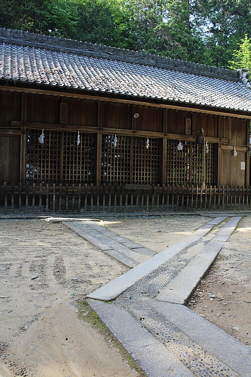 Fayl:Omi-jinja Omi-hachimansya and Omi-suwasya.jpg