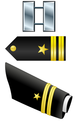 Fayl:US Navy O3 insignia.svg