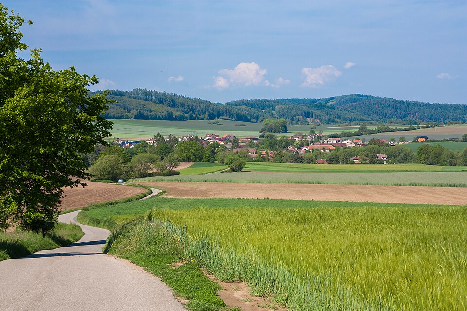 Fayl:Václavice, pohled (2019).jpg
