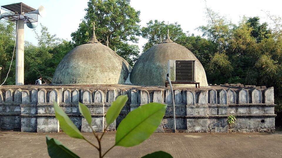 Fayl:মহজমপুর শাহী মসজিদ.jpg