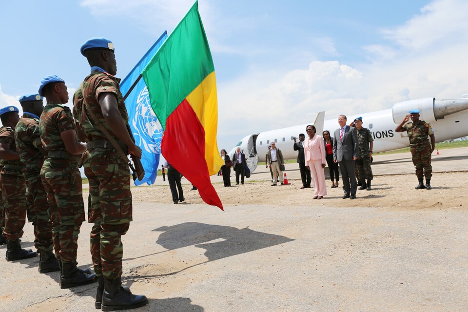 Fayl:Kalemie Medal Parade (12235622173).jpg