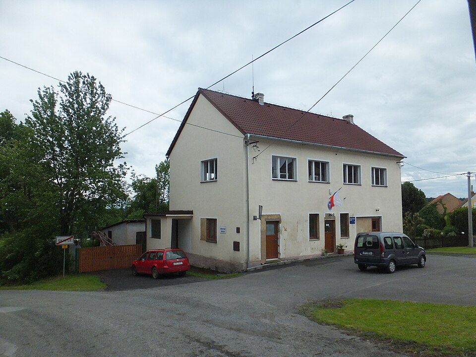 Fayl:Kapsch-2015-05-30-ObecniUrad.JPG