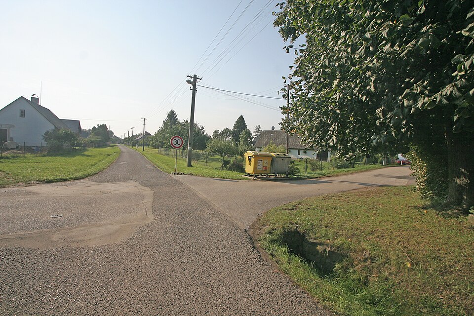 Fayl:Kocbeře náves.JPG