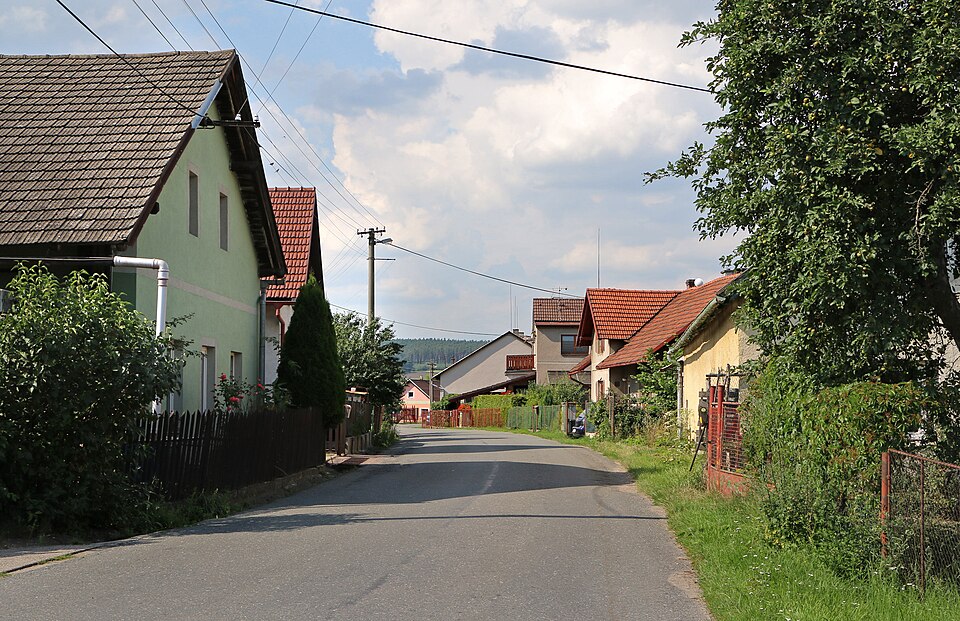 Fayl:Olešnice (RK), south part.jpg