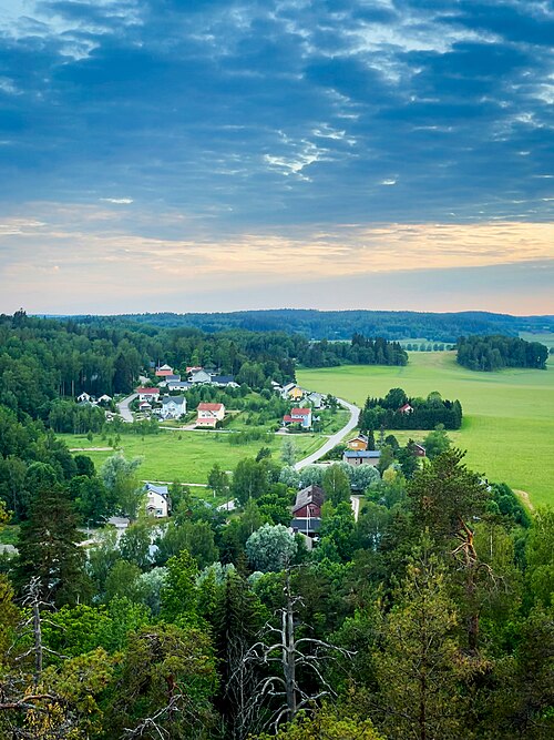Fayl:Sjundeå kyrkby.jpg