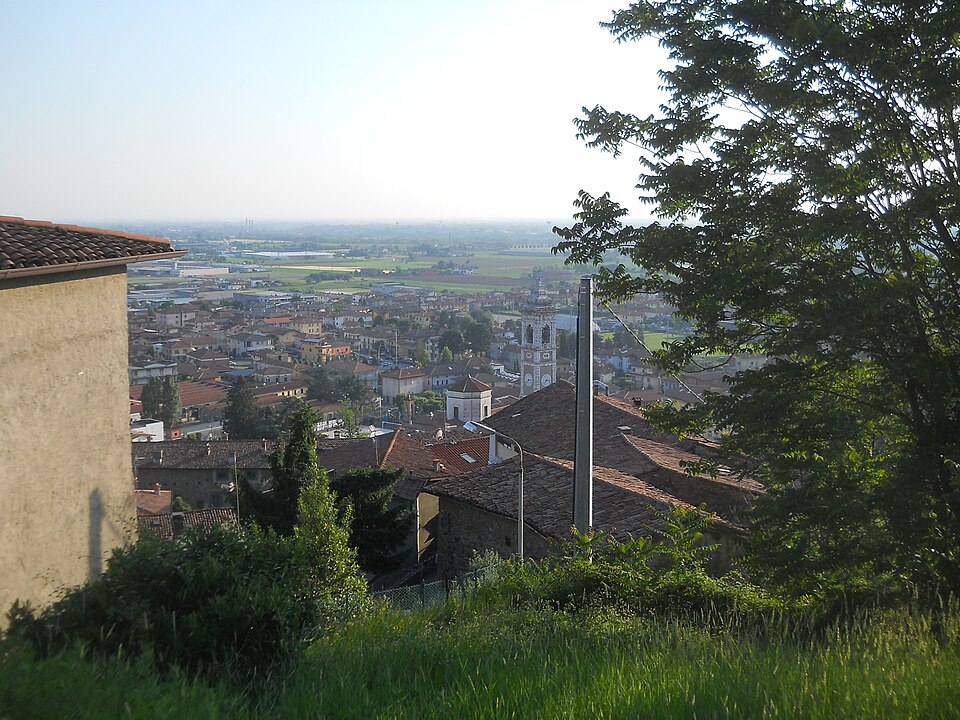 Fayl:CaprioloPanorama.jpg