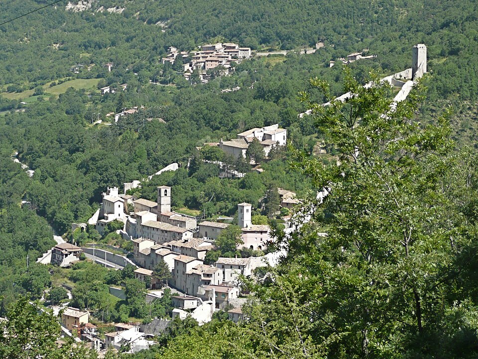 Fayl:Castelsantangelo sul Nera MC.jpg
