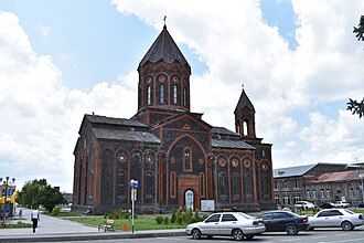 Gyumridagi Muqaddas Qutqaruvchi cherkovi asosan qora tufdan qurilgan