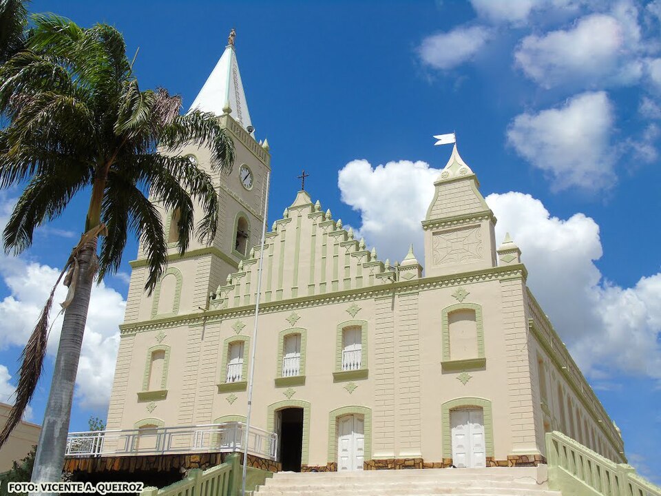 Fayl:Igreja Matriz de Jucás.jpg