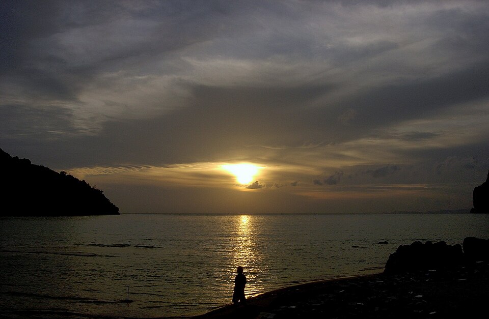 Fayl:Koh phi phi sunset.jpg