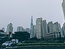 Landmark 81 Bin Thanh tumani siluetida koʻrinishi