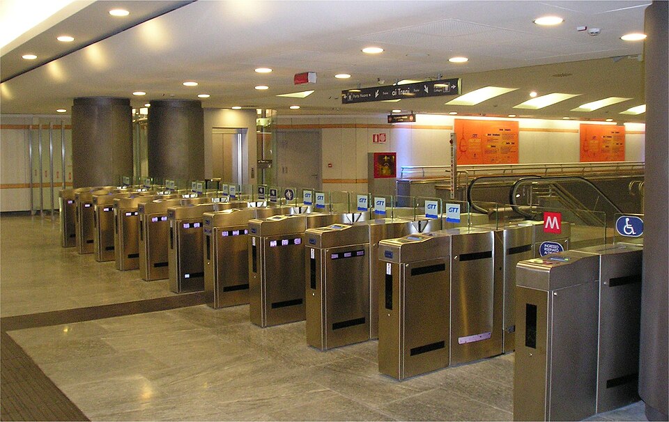 Fayl:Metro Torino.jpg