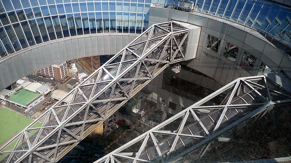 Fayl:Osaka Umeda Sky Building 10.jpg