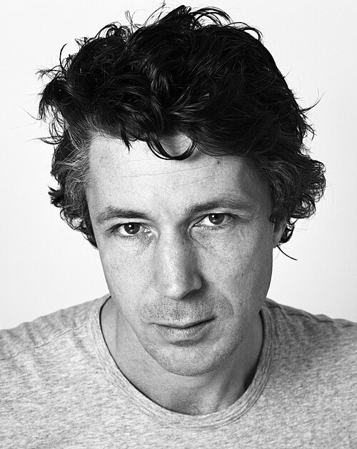 Fayl:Aidan Gillen Official.jpg