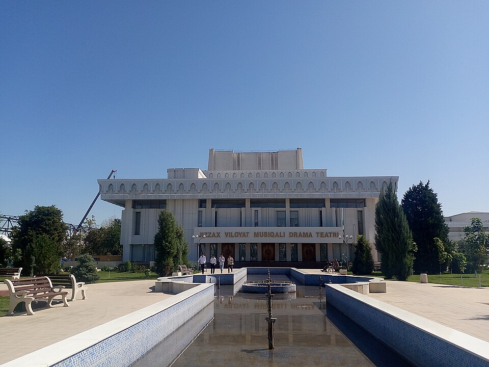 Fayl:Jizzax teatri.jpg