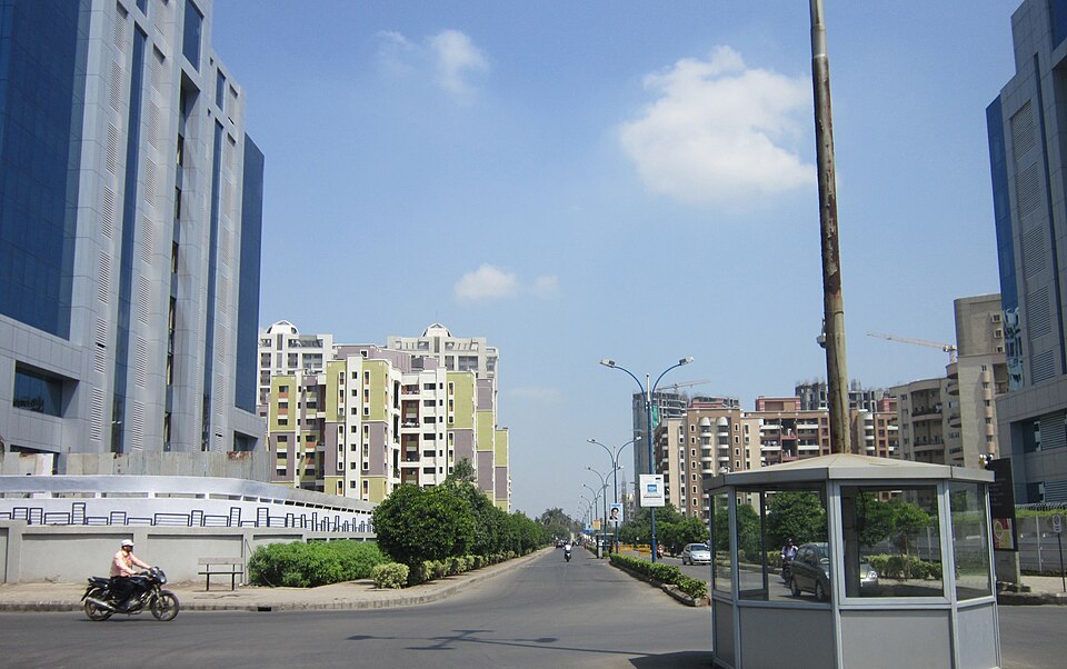 Fayl:Magarpatta Residential Zone.JPG