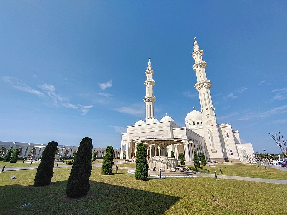 Fayl:Masjid Sri Sendayan 2.jpg