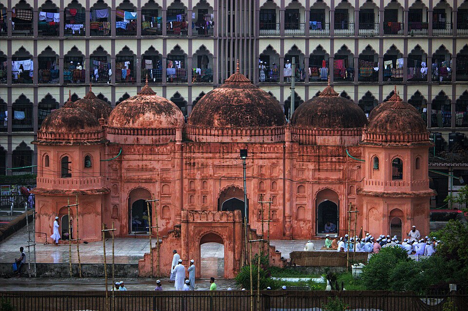 Fayl:Sat Gambuj Mosque, Dhaka.jpg