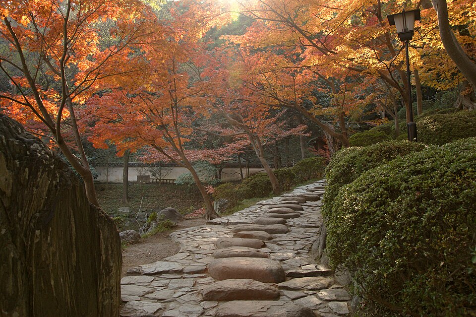 Fayl:Wakayama Castle Nishinomaru Garden01n4592.jpg