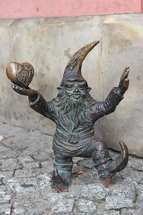 Fayl:WrocLovek (WrocLover) Wroclaw dwarf 01.JPG