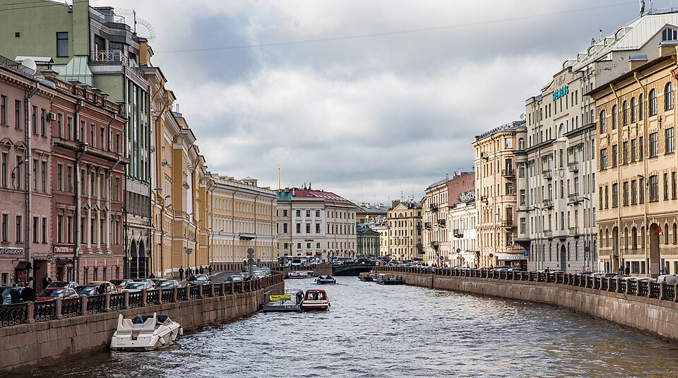 Fayl:4A7A3069 Moika, Saint Petersburg (35468573803).jpg