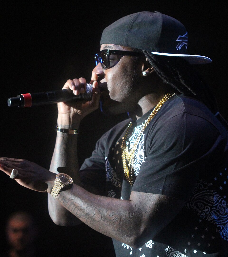 Fayl:Ace Hood side profile (cropped).jpg