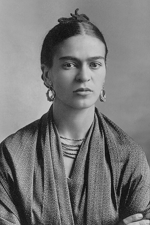 Fayl:Frida Kahlo, by Guillermo Kahlo.jpg