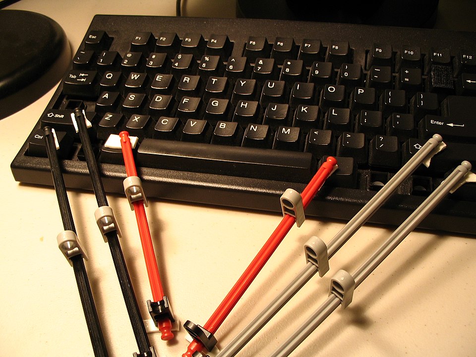 Fayl:Modified keyboard (16372763).jpg