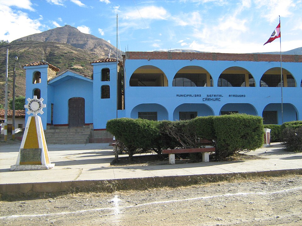 Fayl:Plaza mayor carhuac.jpg