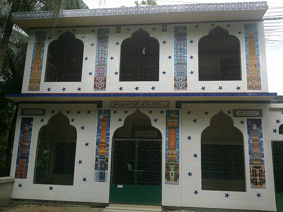 Fayl:Surikara Jame Masjid.jpg