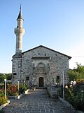 Xon Oʻzbek masjidi (1314) Qrimdagi eng qadimgi masjid.
