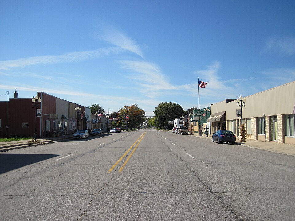 Fayl:Aplington, Iowa street 2009.jpg