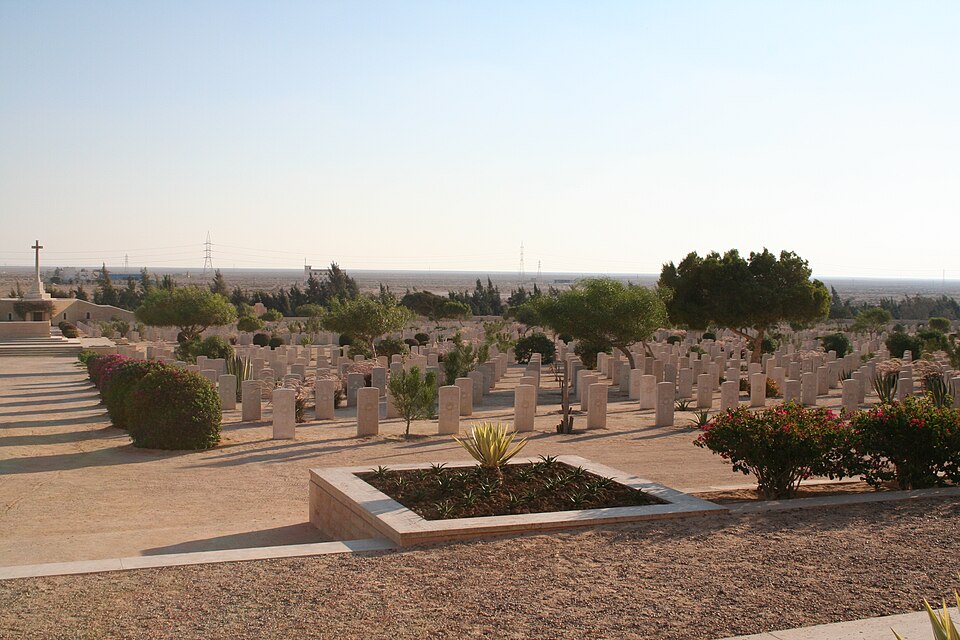 Fayl:El Alamein Commonwealth Cemetery 2.JPG