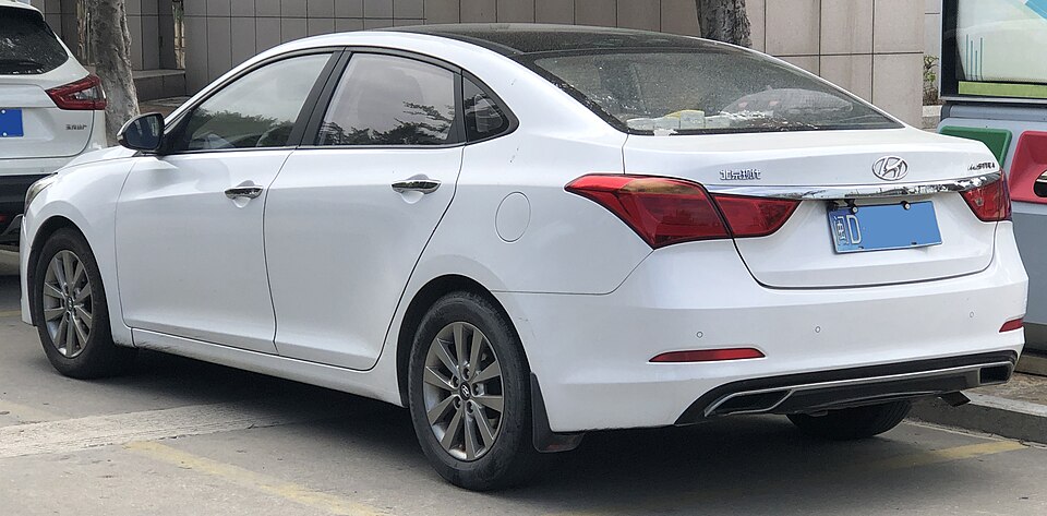 Fayl:Hyundai Mistra CF (rear).jpg
