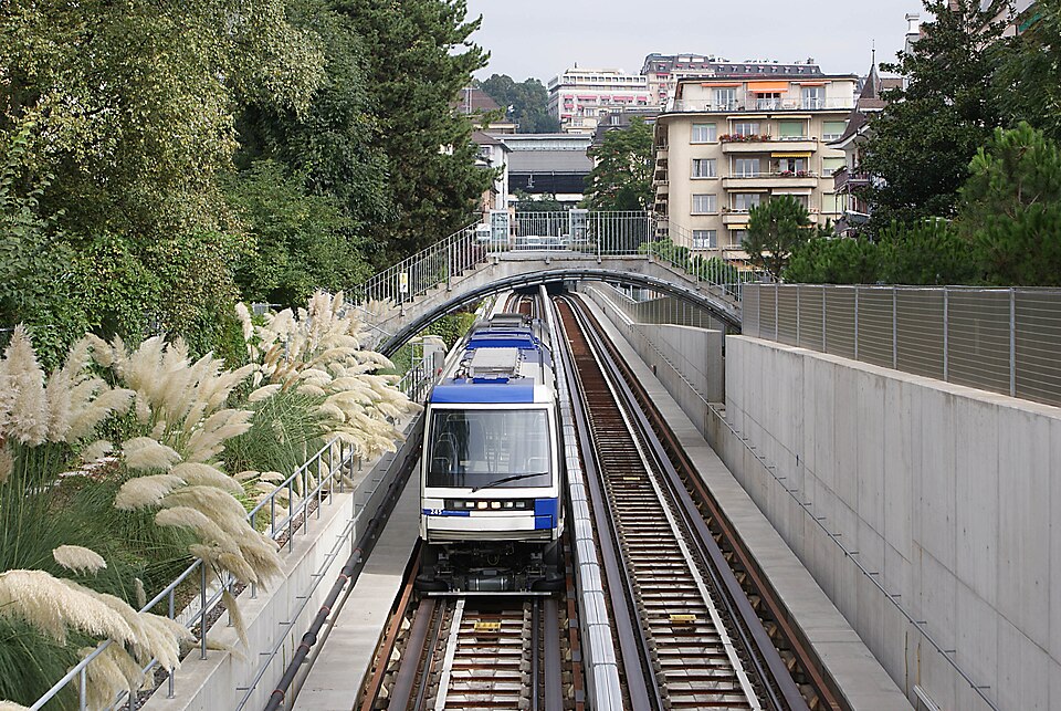 Fayl:Metro M2 Lausanne.jpg