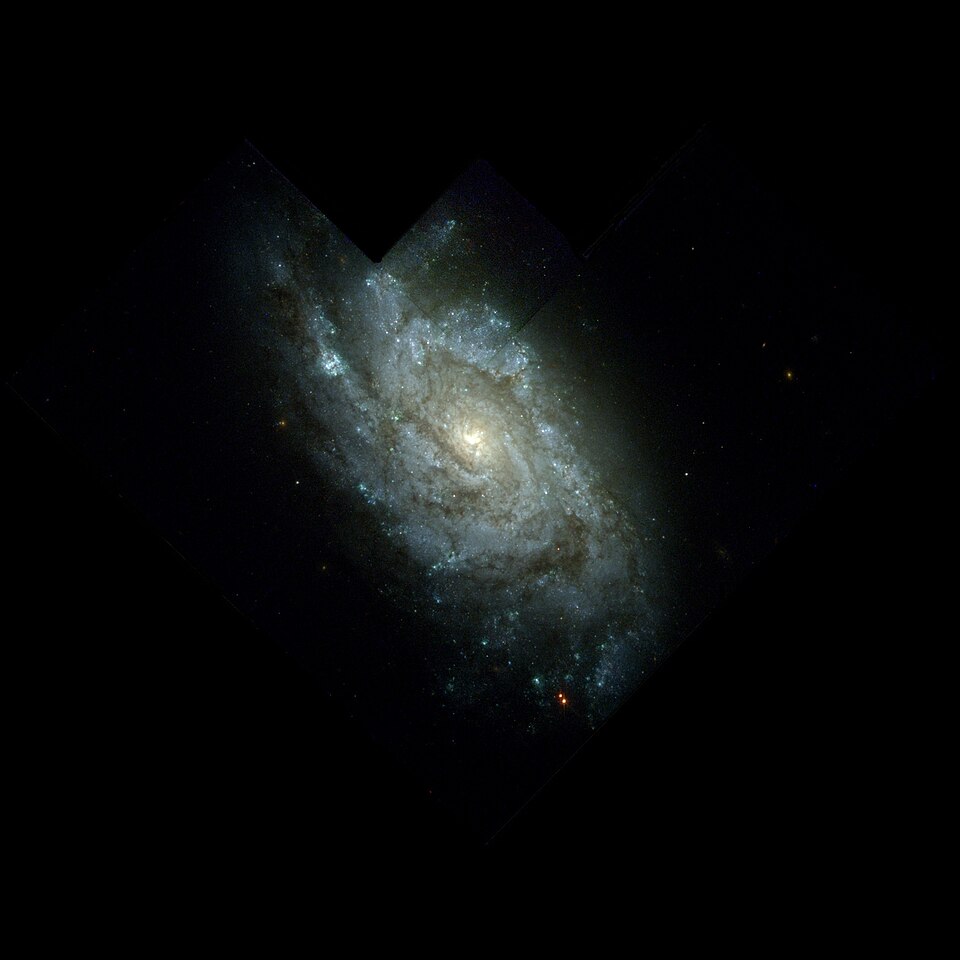 Fayl:NGC1084-hst-R814G606B450.jpg