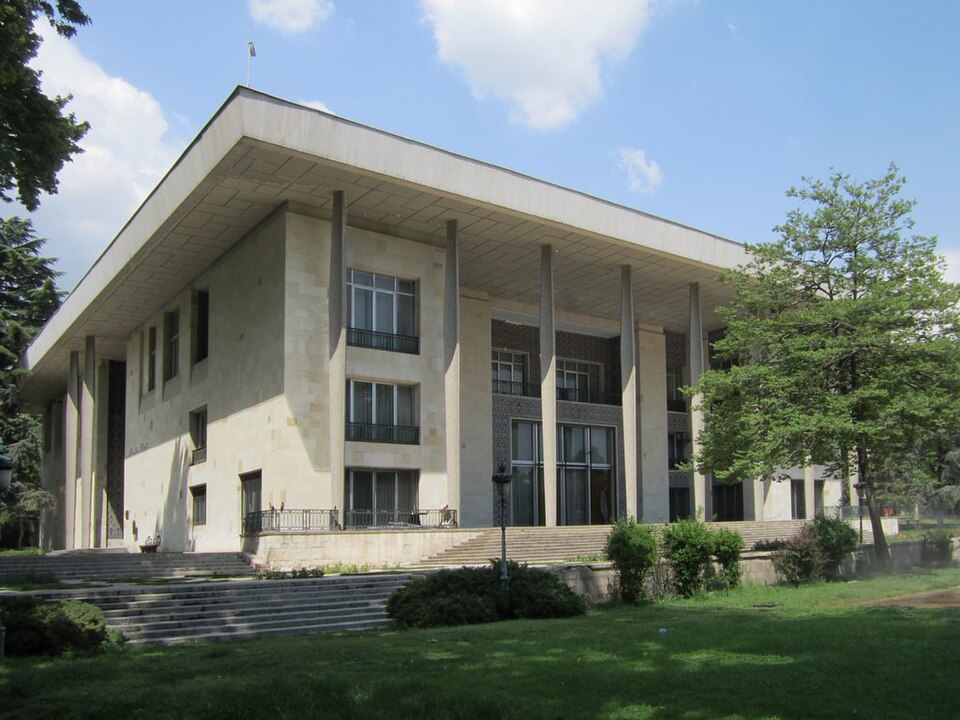 Fayl:Niavaran Palace, Tehran.jpg