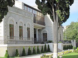 Aka-uka Nobellar muzeyining orqa tomoni