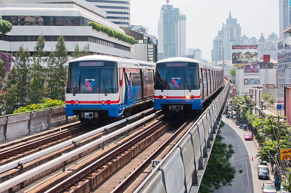 Fayl:Bangkok Skytrain 2011.jpg