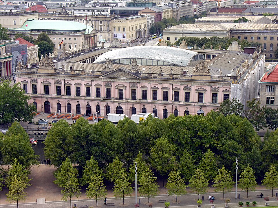 Fayl:Berlin Zeughaus.jpg