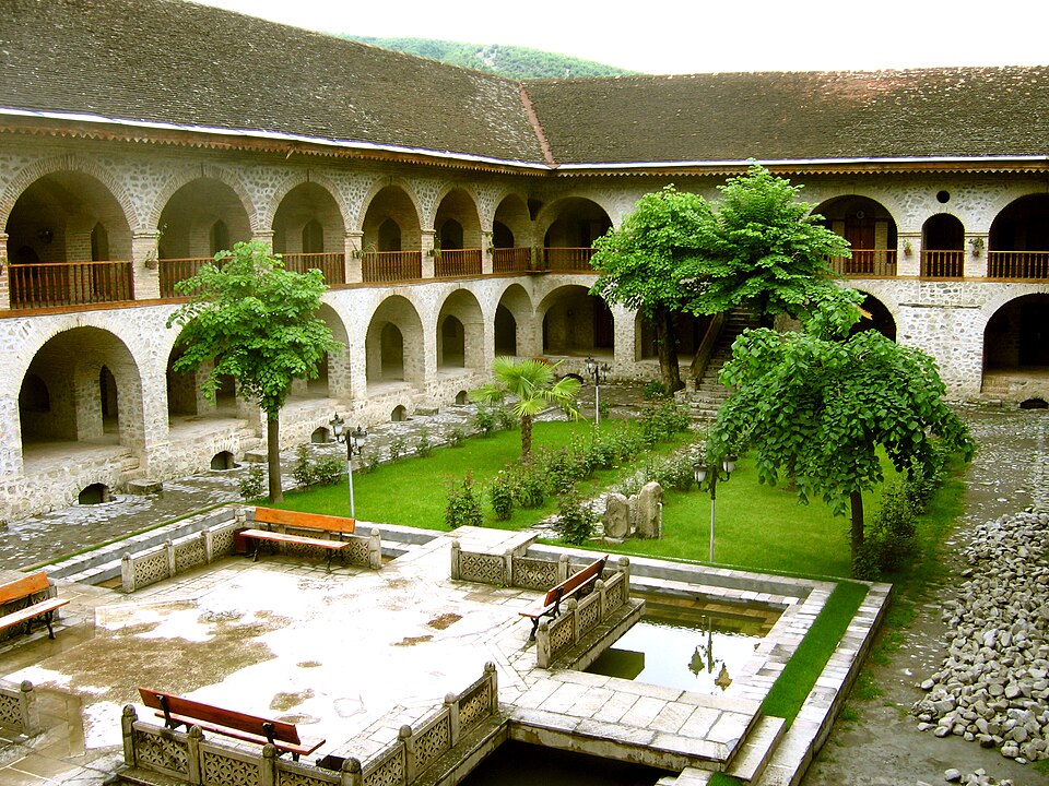 Fayl:Caravanserai Hotel.jpg
