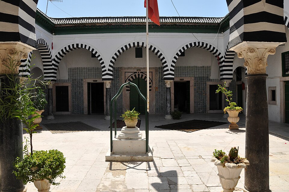 Fayl:Médersa El Bachia Tunis.jpg