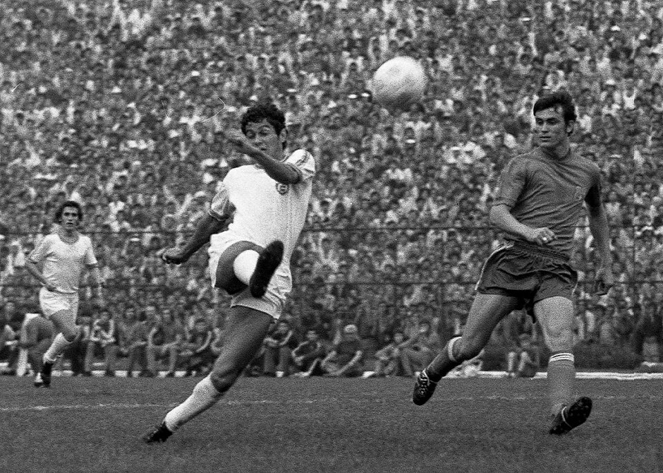 Fayl:Mircea Lucescu against Steaua.jpg